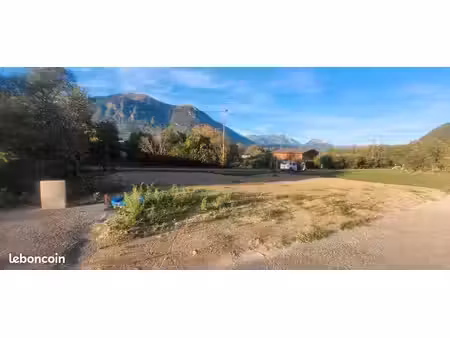 terrain bonneville 569 m²