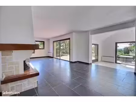 maison 5 pièces 176 m²