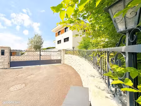 maison 5 pièces 176 m²