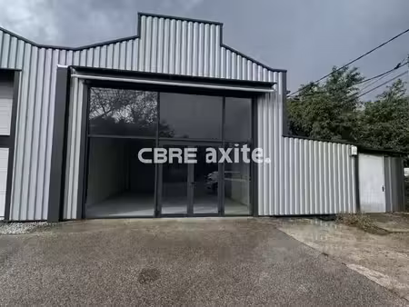 local d'activite 145 m² chambery