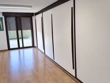 cabine de 20 m² à louer – local professionnel