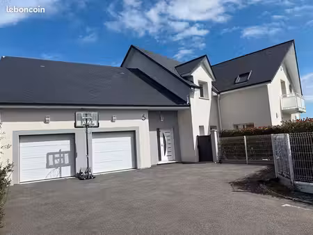 maison 6 pièces 254 m²