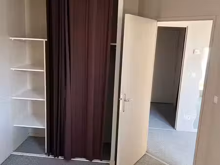 beau 2 pieces a vendre de 32 m2 proche de la gare de torcy proche de toute commodités 1100