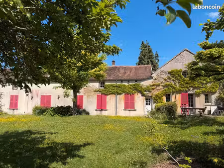 longère avec piscine chauffée  grange et vaste terrain à chevry-en-sereine