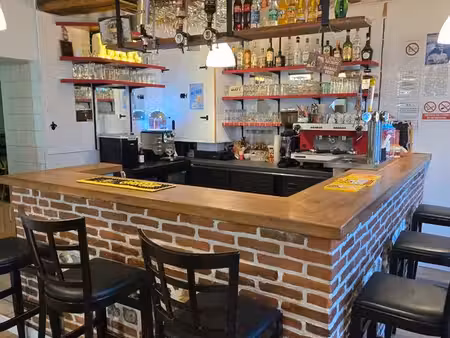 bar / pizzeria