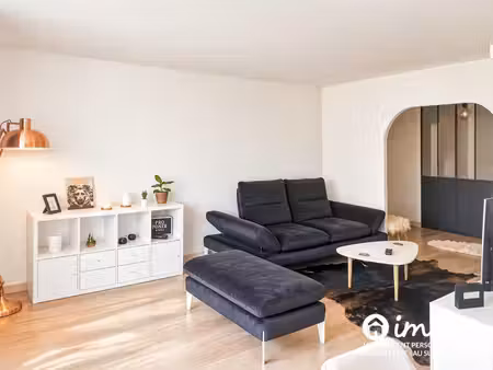 t4 rénové de 86 m² – dernier étage – balcon