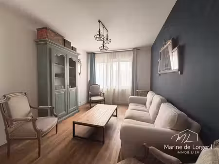 vitre - maison - coeur de ville - volumes  calme et revenu locatif