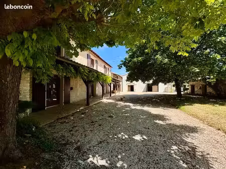 maison ancienne restaurée+hangar camping car+terrain 9900m²+nbreuses dépendances