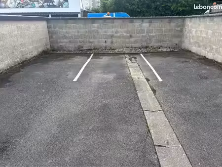 lot de 3 places de parking
