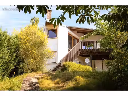 maison 8 pièces 235 m²