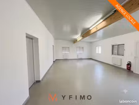 local d'activite 350 m² bouafle