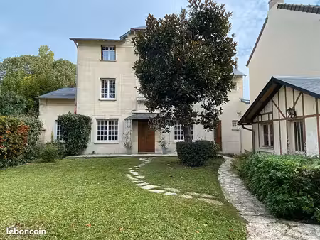 maison 11 pièces 285 m²