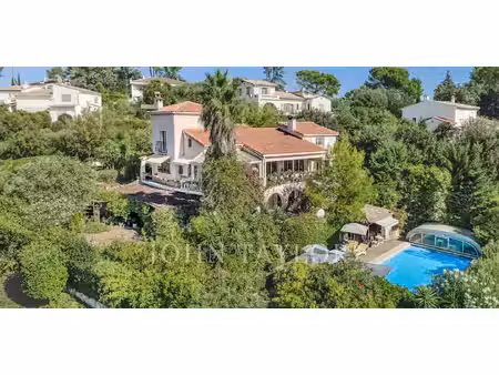 villa avec piscine et terrasse roquefort-les-pins (06)