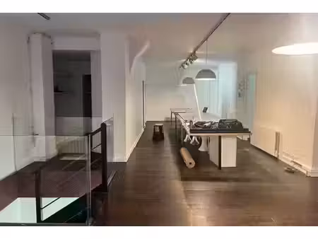 location commerce paris 75011 67m²