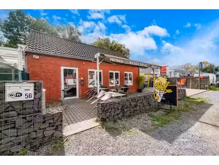 snack friterie – excellente visibilité – terrasses – parking