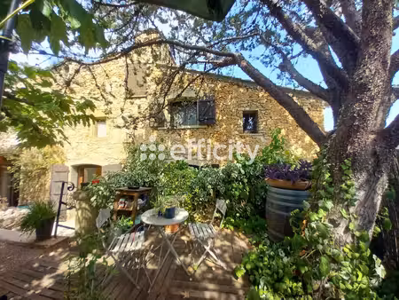 maison 9 pièces - 218 m²