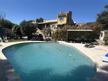 maison 9 pièces - 210 m²