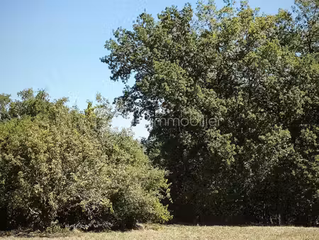 terrain de 1 434 m² à varennes