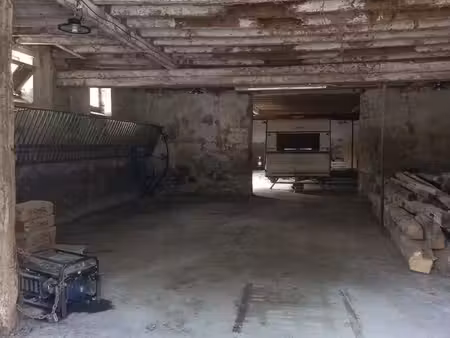 places d’hivernage & stockage – bâtiment fermé et sécurisé – 200 m² – a69