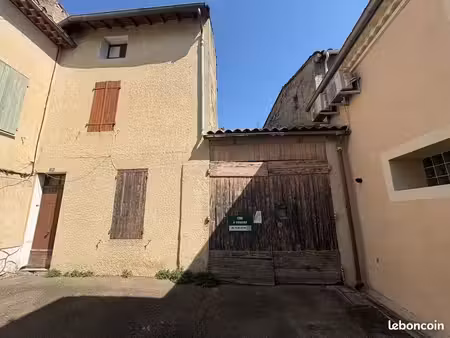 maison de village avec jardin  dépendances et stationnement
