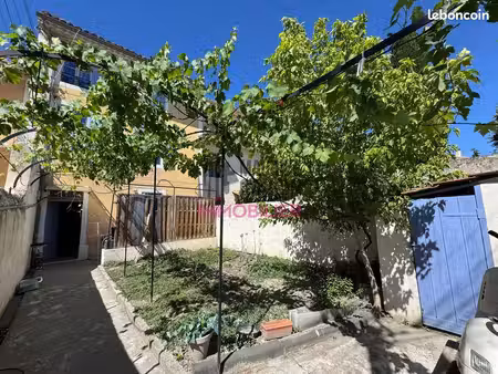 immeuble 144 m² orange