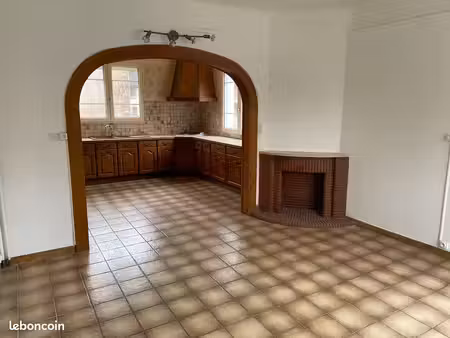 logement 4 pièces - 80 m2 - charny 89120
