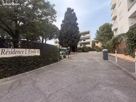 coup de cœur t2 climatisé avec terrasse et parking privé