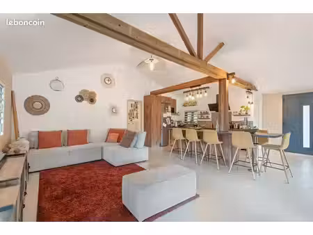 villa 4 pièces 120 m²