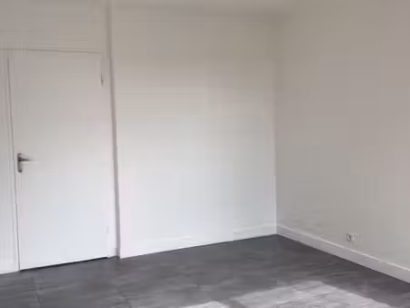 beau t1 meublé  remis à neuf  plein centre-ville d’evry