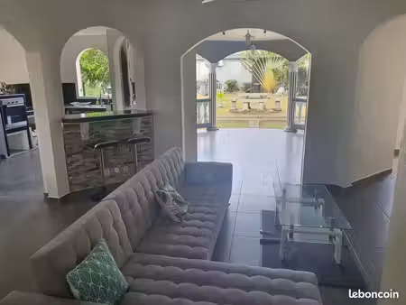 bas de villa t4 meublés aux abymes
