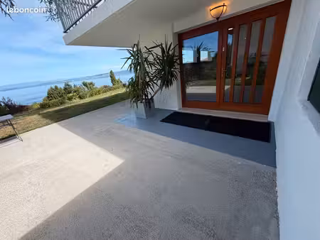 esprit villa de standing  jardin  terasse et vue lac panoramique