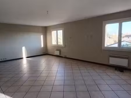 monteux proche centre village superbe appartement p5+bureau   130m2 climatisé   dans petit