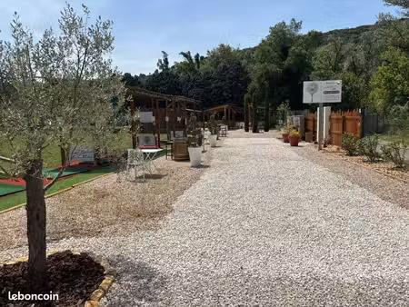 restaurant licence 3 – académie de golf autonome & terrain – 125 000
