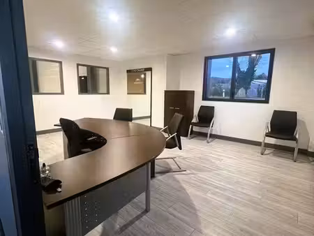 entrepot recent en za avec logement