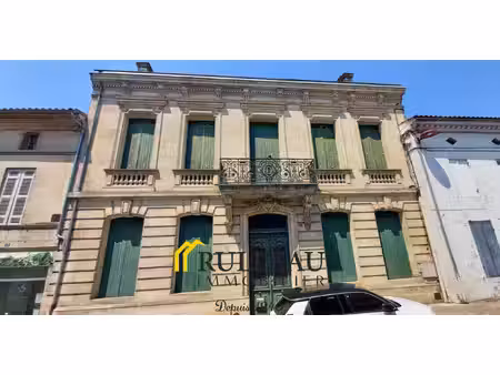 ensemble immobilier 320 m2 avec dépendances en centre-ville