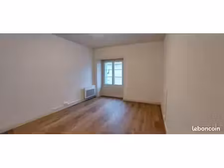 location montournais