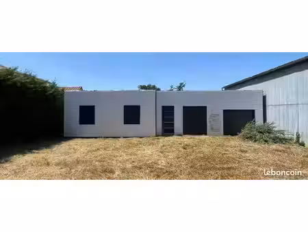 maison en cours de construction 96 m² + garage — château-larcher