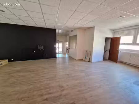 bureau 329 m²