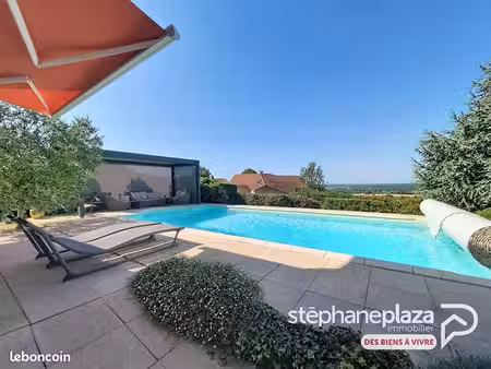 villa 6 pièces 140 m²