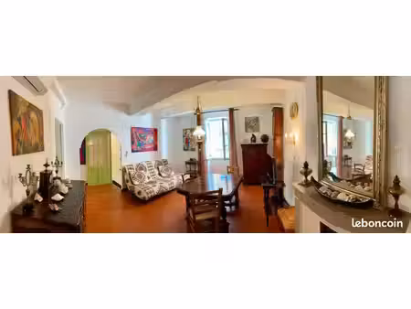 appartement de 77.50 m2 carrez + 40.4 m2 hors carrez  2 chambres  terrasse  2 caves