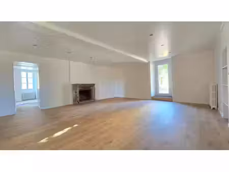 grande maison dans parc