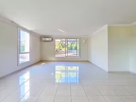 appartement plan de cuques 4 pièce(s) 111.85 m2