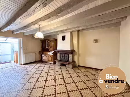 maison en pierres à rénover sur 550m2 de terrain.