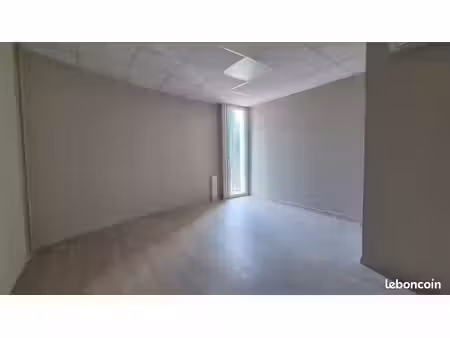 hyères la bayorre : bureau 18m2