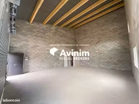 entrepôt 80 m² fayence