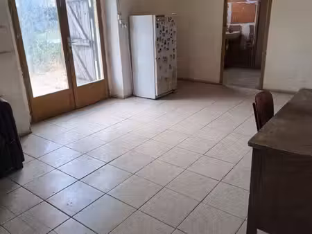 beau bâtiment à restaurer ''cusset ''