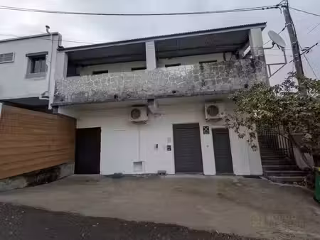 location commerce 3 pièces 57 m² à saint-pierre (97432)