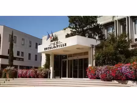 location commerce chatenay malabry 92290 133m²