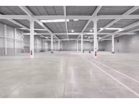 location entrepôt saint witz 95470 2600m²