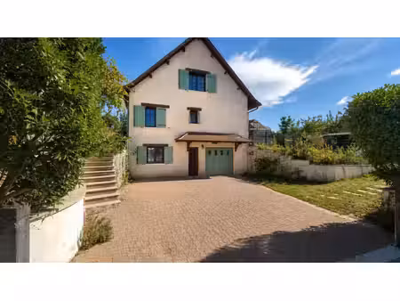 pavillon de 161m2 sur 845m2 de terrain
